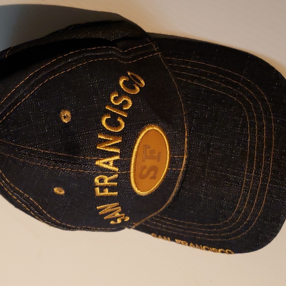 Hat 👒 - Picture 2 of 9